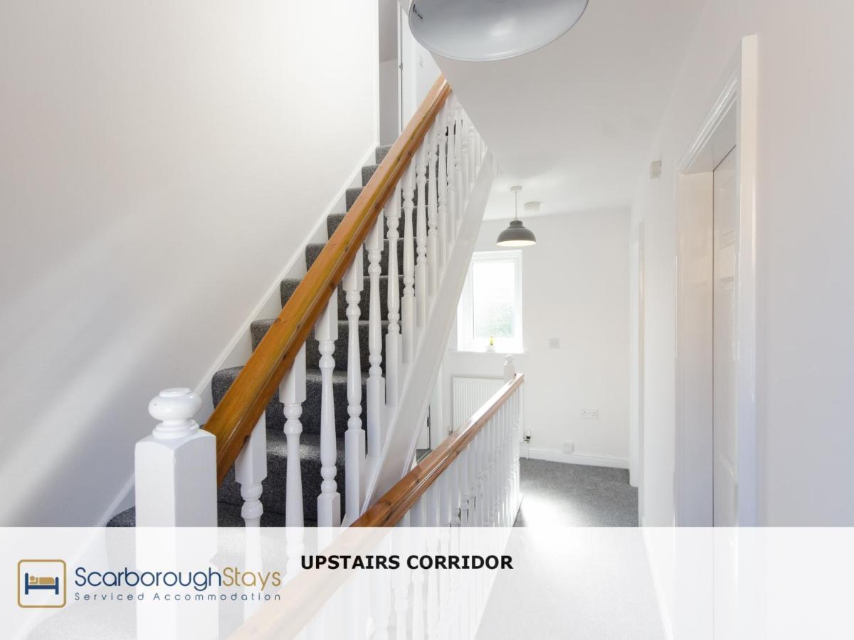 Candler Lodge - 3 Bedroom Townhouse With Parking - Patio Area & Seating Scarborough Eksteriør bilde