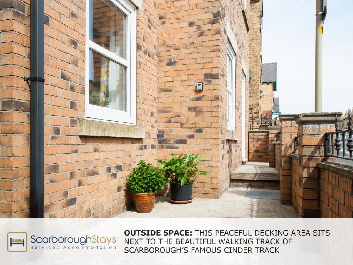 Candler Lodge - 3 Bedroom Townhouse With Parking - Patio Area & Seating Scarborough Eksteriør bilde