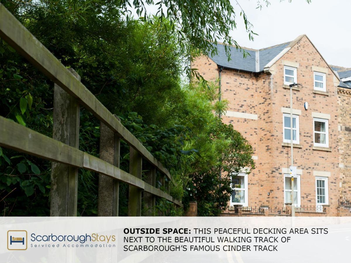 Candler Lodge - 3 Bedroom Townhouse With Parking - Patio Area & Seating Scarborough Eksteriør bilde